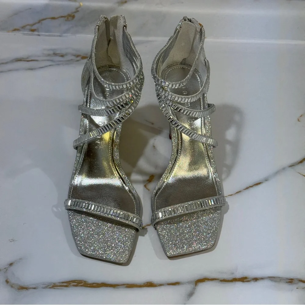 Gianni Bini Shawn Rhinestone Sparkly Elegant Silver Strappy Heels Size 8.5 NEW